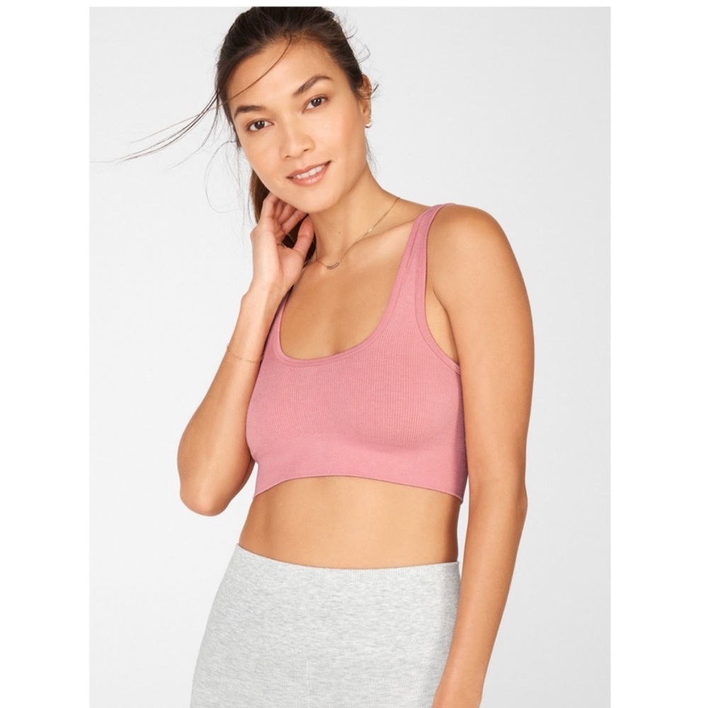 fabletics-kingsley square neck sports bra